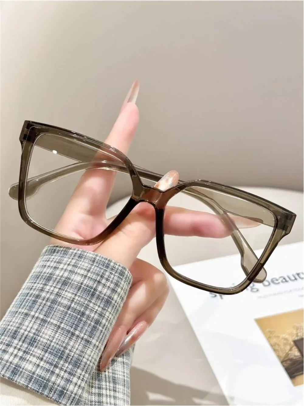 Retro large-frame glasses